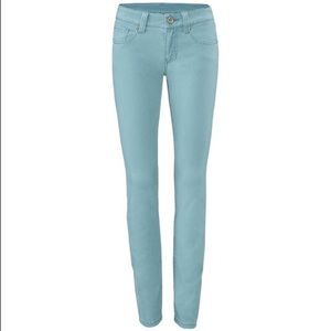 CAbi Tidal Skinny Jeans